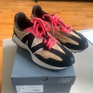 New Balance 327 NEW box has damage sz13
